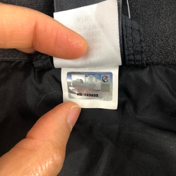 The north face boys jacket 18-20 - Picture 8 of 11